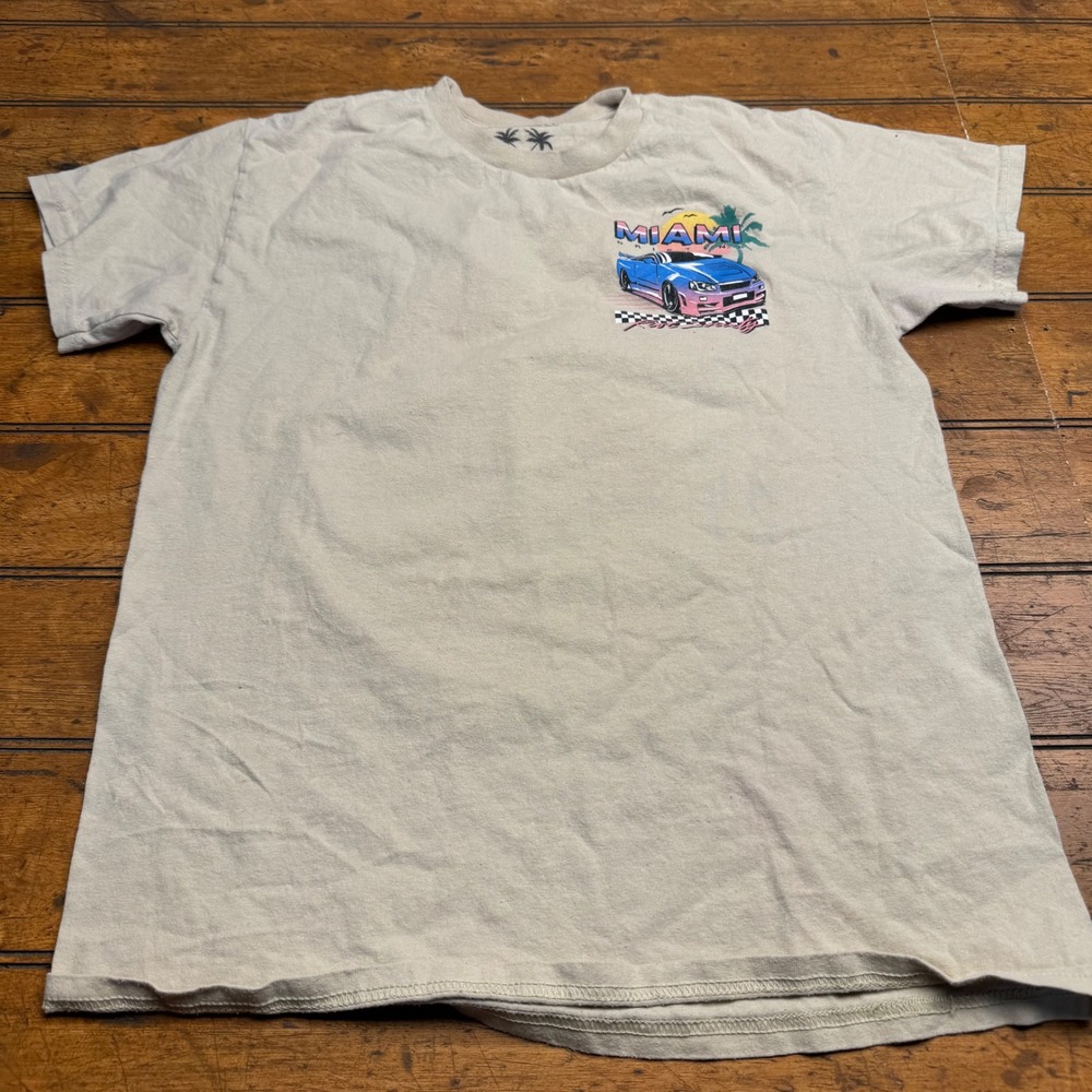 Riot Society Miami Drifting Car‎ Graphic T Shirt Mens Size Medium Tan